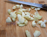 Foto del paso 2 de la receta: Níscalos con ajo y jamón serrano