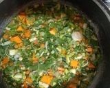 Foto del paso 2 de la receta: Sopa de Caldo de Verduras y Pollo con Cabello de Ángel