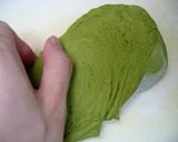 A picture of step 1 of Matcha Green Tea and Maple Syrup Bagels.