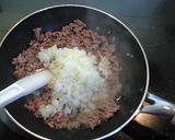 A picture of step 2 of Easy! Meat Sauce.