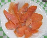 A picture of step 3 of Delicious Cheese and Salmon Chirashizushi.
