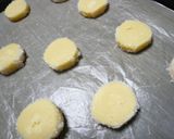 A picture of step 12 of Vanilla Diamant Cookies.