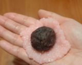 A picture of step 6 of Sakura Mochi (Cherry Blossom Rice Cakes) Made Easily in the Microwave.