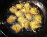 A picture of step 9 of Paneer Pakoda.