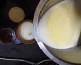 A picture of step 1 of Kesar wala Doodh.