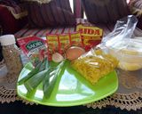 Foto langkah ke 1 dari resep Tumis MAKLOR (Makaroni Telor) Pedas Gurih.