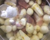 Hình bước làm 1 của món Canh khoai sọ chân giò và rau xào thập cẩm