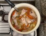 รูปขั้นตอนการทำที่ 5 ของ ซุปไก่ใส่มันฝรั่ง