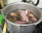 Foto del paso 1 de la receta: Pulpos en su tinta receta de mi mamá