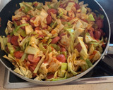 Foto del paso 5 de la receta: Col con salchichas