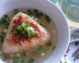 A picture of step 6 of Western-Style Grilled Onigiri Chazuke.