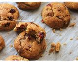 Foto langkah ke 9 dari resep Chocochips Cranberry CHEWY Cookies (Thick+Soft) cepat dan mudah.