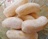 Hình bước làm 2 của món Bánh chuối hấp nước cốt dừa