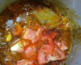 A picture of step 3 of Sindhi chicken curry.