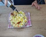 Foto del paso 4 de la receta: Ensalada de patatas, salmón y aguacate
