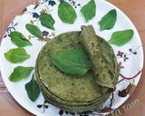 पालक की रोटी(palak ki roti recipe in hindi) रेसिपी चरण 5 फोटो