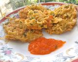 Foto langkah ke 3 dari resep Bakwan mie telur sayur #CABEKU #Telur3in1.