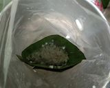 Foto langkah ke 2 dari resep 139.Lontong Plastik mix daun.