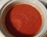 Foto del paso 3 de la receta: Sopaeo de tomate con huevos escalfados y pimiento