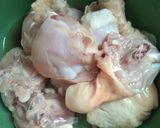 Foto langkah ke 1 dari resep Ayam masak asam belimbing wuluh.