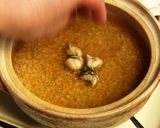 A picture of step 7 of Oyster Rice in a Clay Pot.