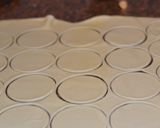 Foto del paso 4 de la receta: Colaciones de dulce de leche con masa de grasa