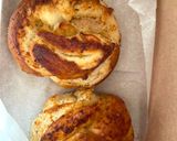 รูปขั้นตอนการทำที่ 2 ของ Pretzel Bun ไส้ white choc รสชาเครื่องเทศ (Pretzel Bun with Chai tea white Choc assorted) 🥨☕️🫖