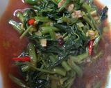 Foto langkah ke 13 dari resep Kangkung Saus Tiram Krenyes ala Restoran.