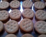A picture of step 3 of Ritz Cracker Candy.