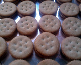 A picture of step 3 of Ritz Cracker Candy.