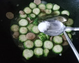 Foto langkah ke 5 dari resep Sup Oyong Bakso.