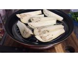 Hình bước làm 1 của món Cà tím hấp kiểu Hàn