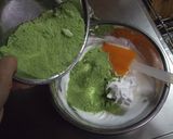 A picture of step 7 of Matcha Green Tea Macarons.