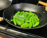 A picture of step 2 of Chilorio de Longaniza.