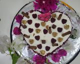 A picture of step 5 of Red velvet cake with cheese cream frosting.
