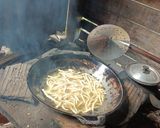 Foto langkah ke 4 dari resep Stik Bawang Renyah (sistik).