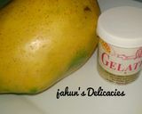 A picture of step 1 of Mango panna-cotta.