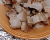 รูปขั้นตอนการทำที่ 6 ของ หมูกรอบและผัดกะเพรา