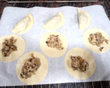 Foto del paso 4 de la receta: Empanadillas al horno de champiñones y queso