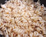 Foto langkah ke 5 dari resep Fishball bolognese pasta with onion rings.