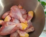 Une image de l'étape 1 de Poulet frit à la farine de coco et poudre d amande.