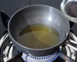 A picture of step 4 of Instant Khaman Dhokla.