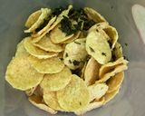 Foto langkah ke 3 dari resep Kerupuk Rumahan.