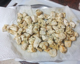 Foto del paso 2 de la receta: Garbanzos compuestos con pechuga de pollo y papas fritas