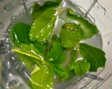 Foto del paso 1 de la receta: Limonada de hierbabuena con notas de jengibre!