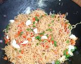 A picture of step 4 of Stir fry noodles.