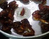 A picture of step 1 of Dates dry fruits ladoo.