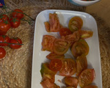 Foto del paso 1 de la receta: Ensalada de fresas, tomates y queso Keos