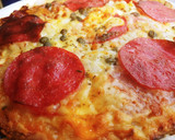 Foto del paso 3 de la receta: Pizza amb cuixot salat, dolç, salami i alcaparras amb vinagre