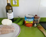 Foto del paso 1 de la receta: Pollo con tomate 🍅 😬